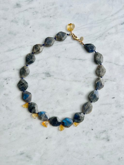 21" necklace punkwasp / With this super pairing of Labradorite & Citrine, you’re bound to step into your highest & most elevated self.   Materials matter: Labradorite hand knotted on blue silk cord, accented with citrine & gold fill findings.