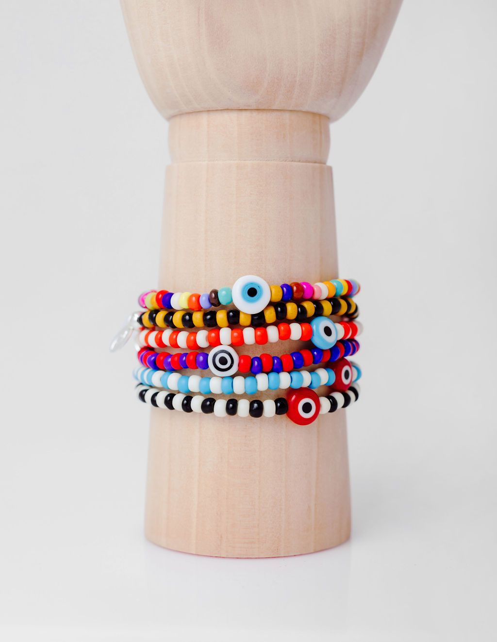 7" glass beaded bracelet - was thinking about Pippi Longstocking‘s legs on this one!